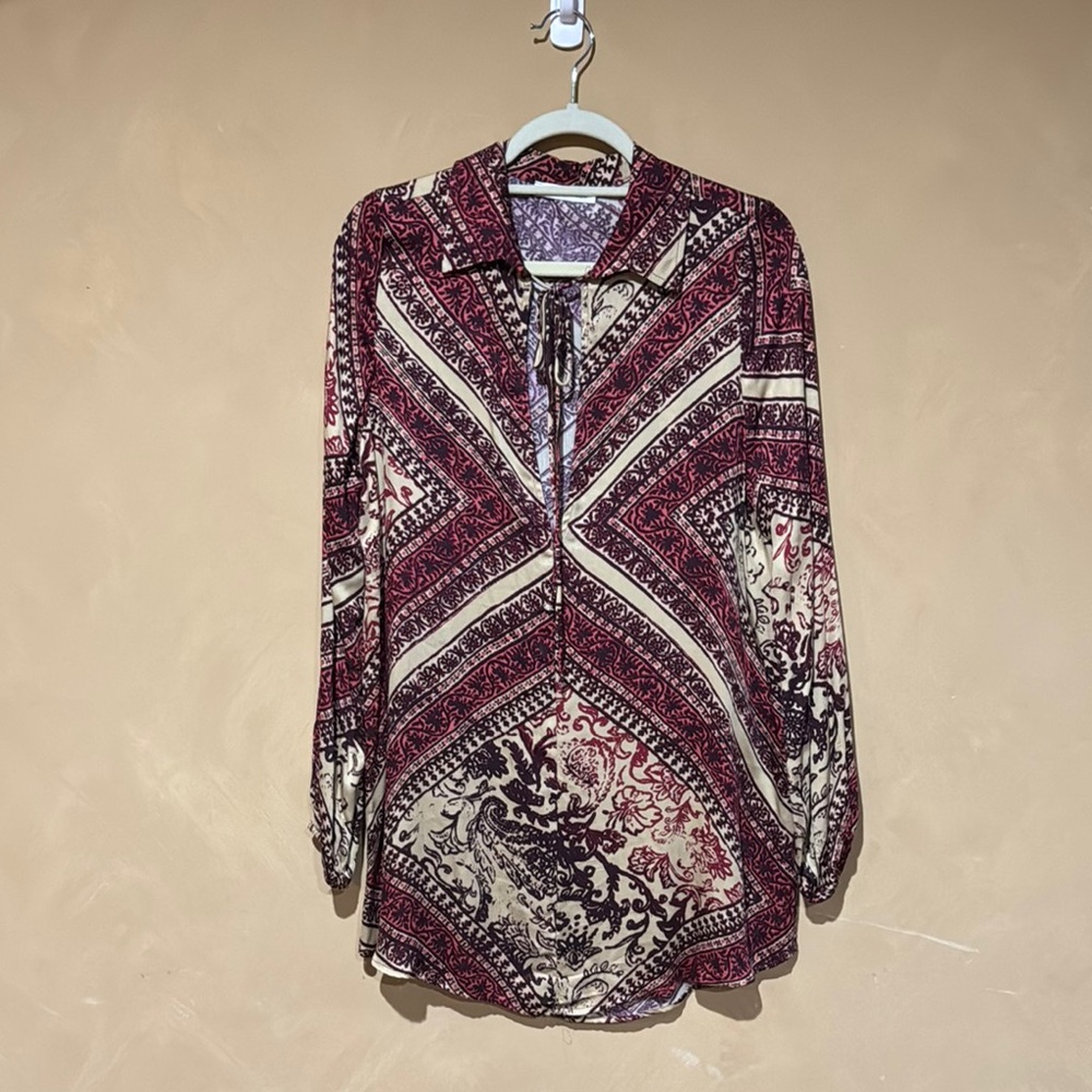 Honey Punch Long Sleeve Blouse NWOT SIZE MEDIUM